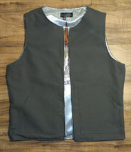 Load image into Gallery viewer, VEST - blk silver crown
